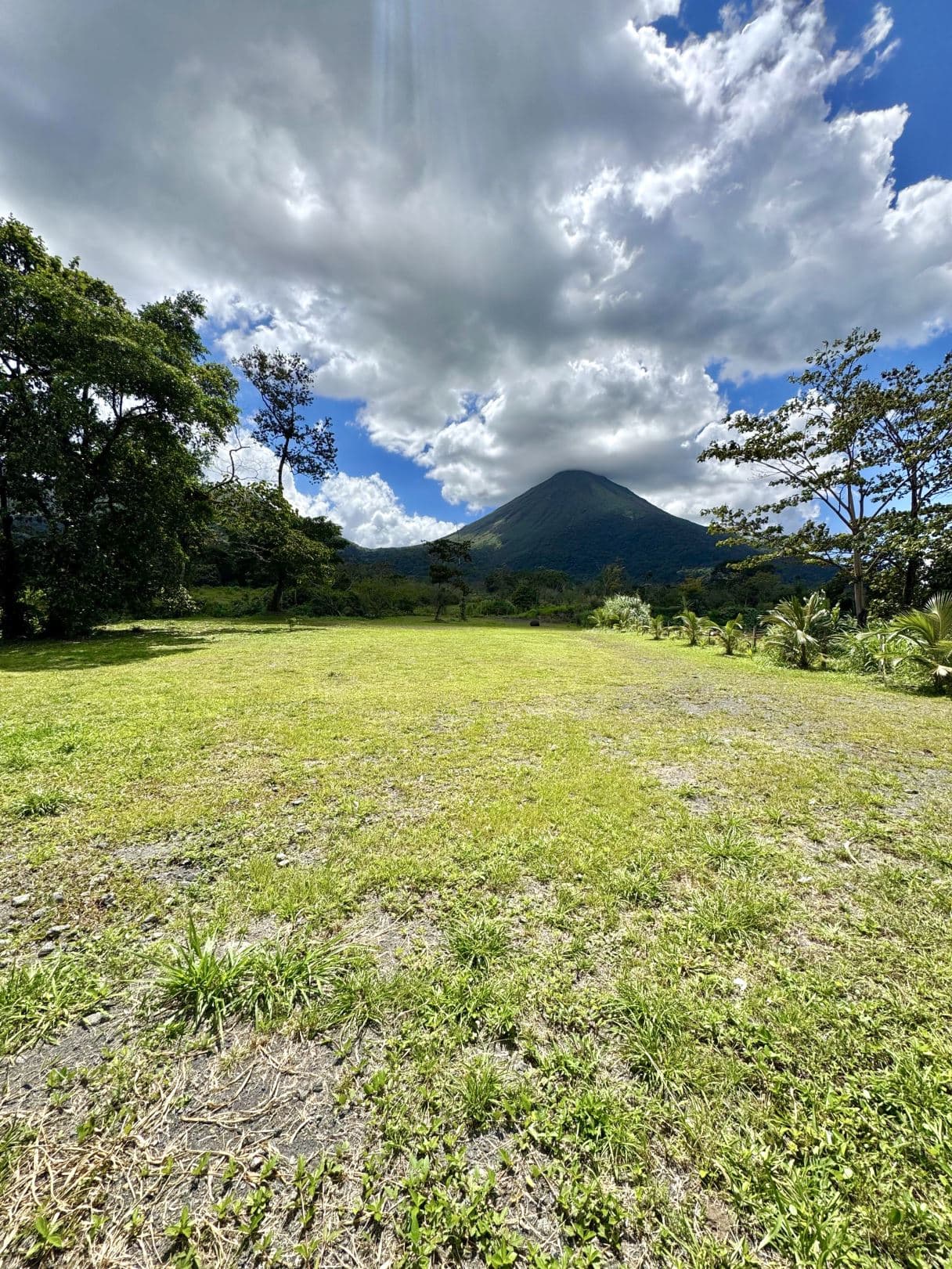 Land for Sale in Downtown La Fortuna with Direct Arenal Volcano View – 5,832 m² | $479,000, photo 2