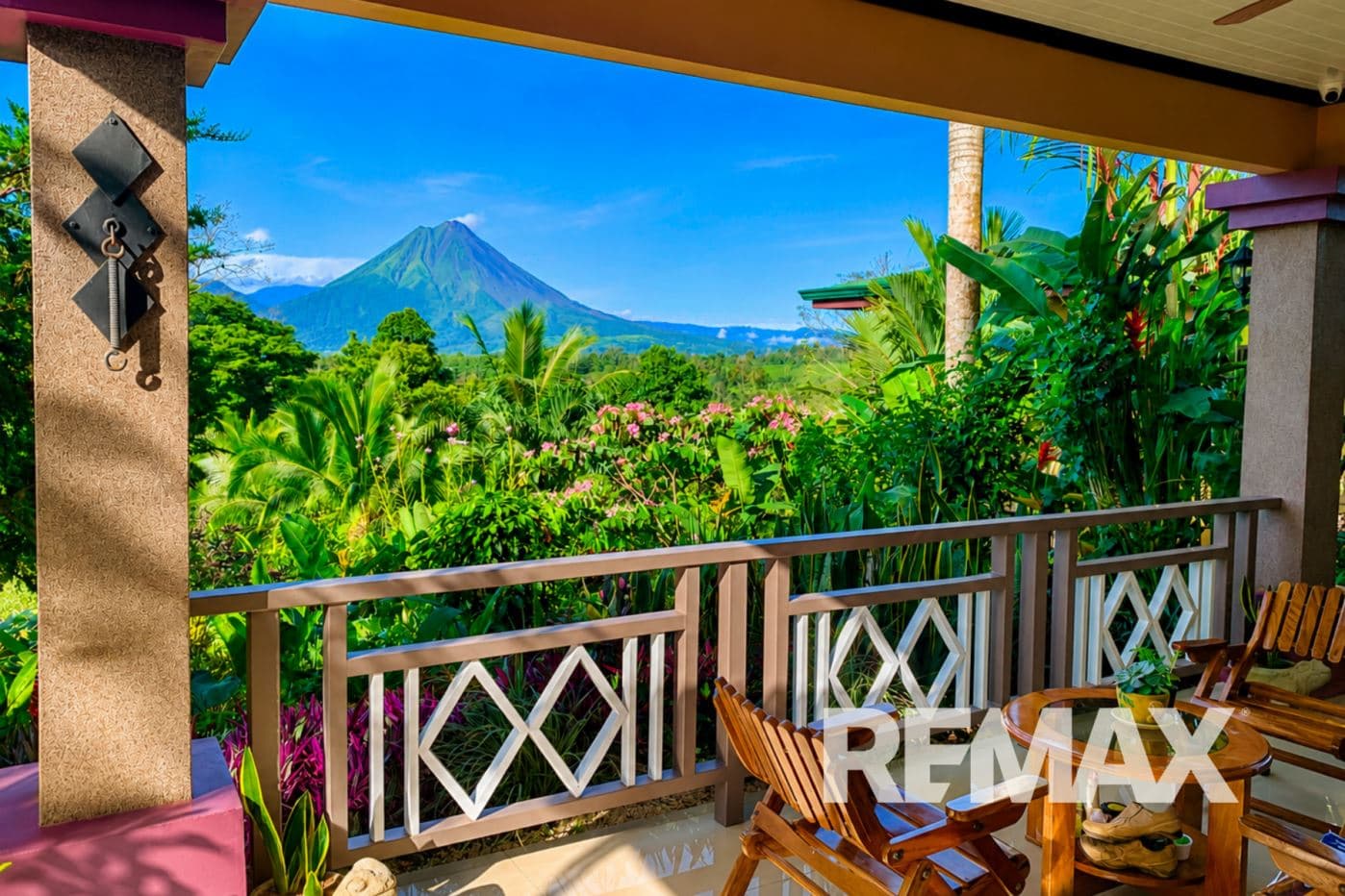 Paradise, property with Arenal Volcano View, Two Homes, Gardens and Income Potential near La Fortuna – 5,000 m²