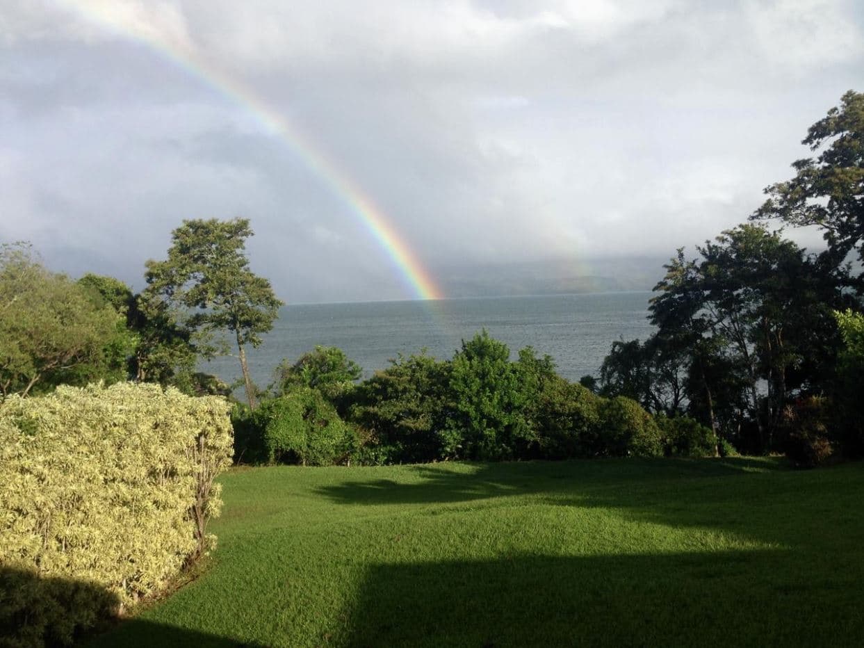 Prime Lakefront Villa in Lake Arenal Gated Community – Exceptional View, Guest House, and Investment Appeal, photo 4