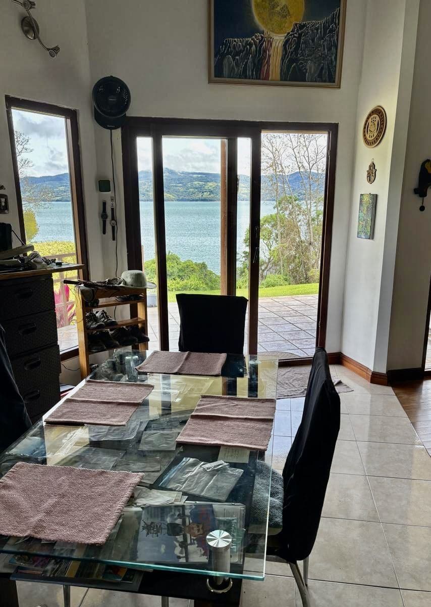 Prime Lakefront Villa in Lake Arenal Gated Community – Exceptional View, Guest House, and Investment Appeal, photo 9