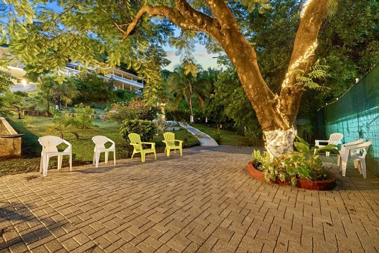 Prestigious 19-Bedroom Coastal Estate with Development Potential in Playa del Coco, photo 35