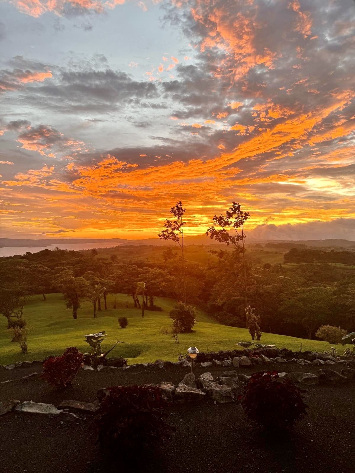 Luxury 10-Acre Estate in Gated Community - Panoramic Lake Arenal & Volcano Views, photo 29