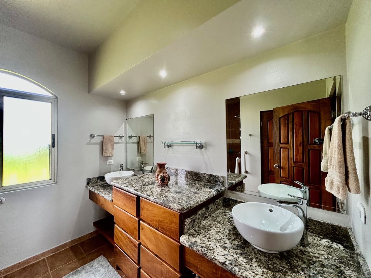 Luxury 10-Acre Estate in Gated Community - Panoramic Lake Arenal & Volcano Views, photo 18