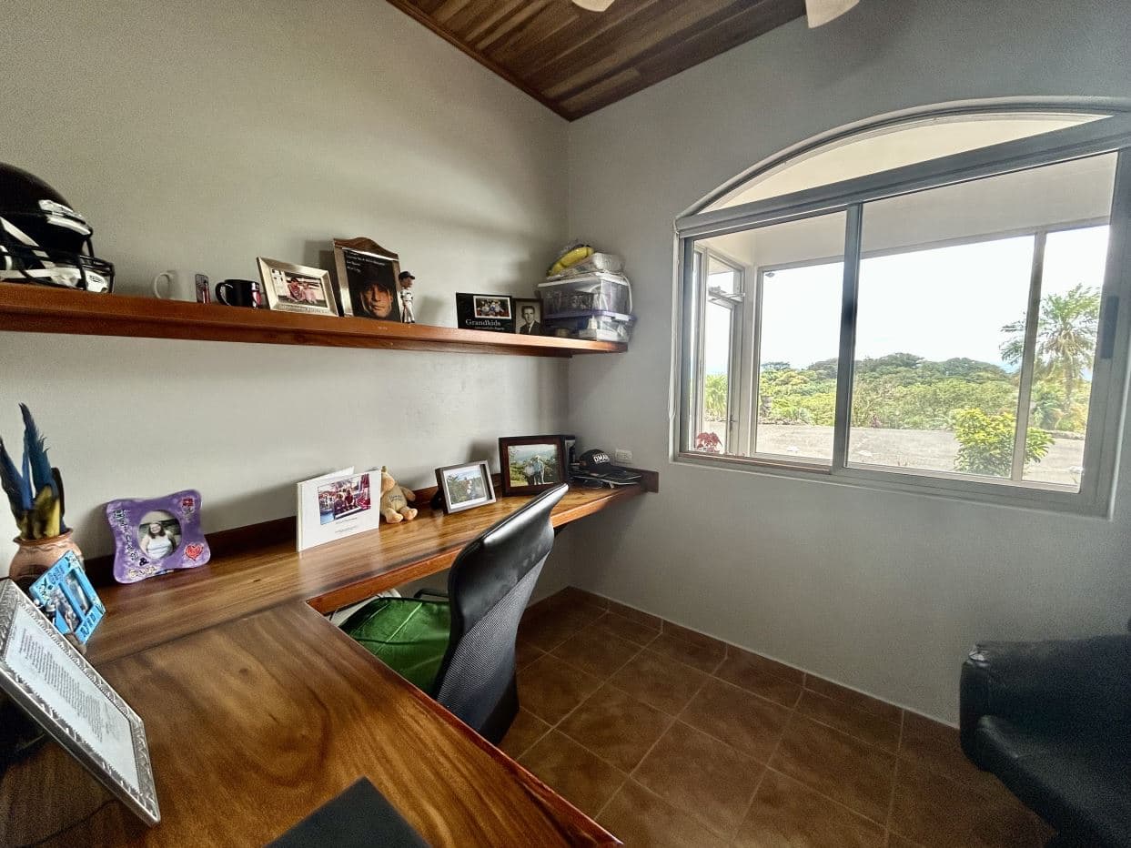 Luxury 10-Acre Estate in Gated Community - Panoramic Lake Arenal & Volcano Views, photo 25