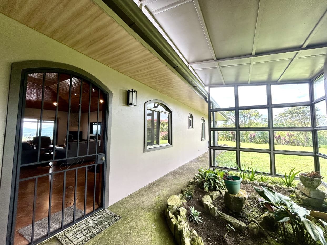 Luxury 10-Acre Estate in Gated Community - Panoramic Lake Arenal & Volcano Views, photo 27