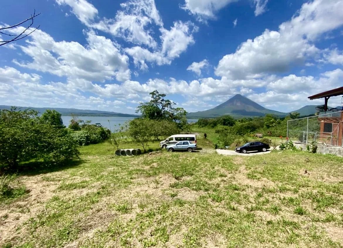 A Prestigious Lot in Arenal Volcano National Park - Spectacular Lake & Volcano Views