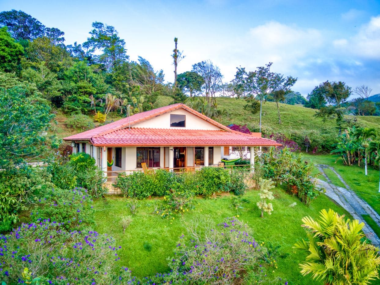 PuraVista Aguacate - A Breathtaking Private Estate with Stunning Lake & Volcano Views, photo 2