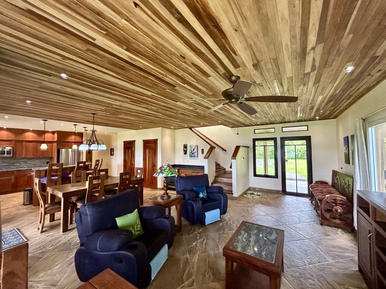 Luxury Lakefront Home with Guest Suite and Panoramic Lake Arenal Views - Lake Paradise Nuevo Arenal, photo 6