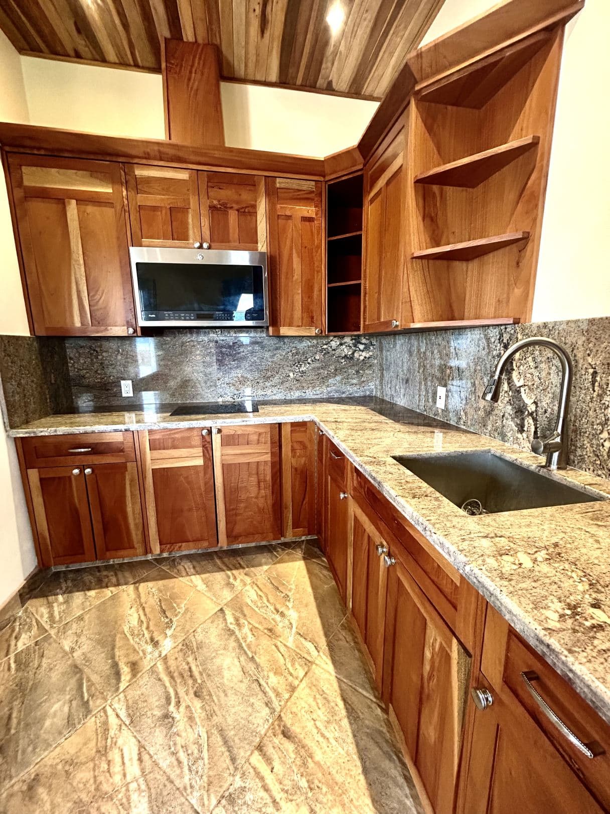 Luxury Lakefront Home with Guest Suite and Panoramic Lake Arenal Views - Lake Paradise Nuevo Arenal, photo 31