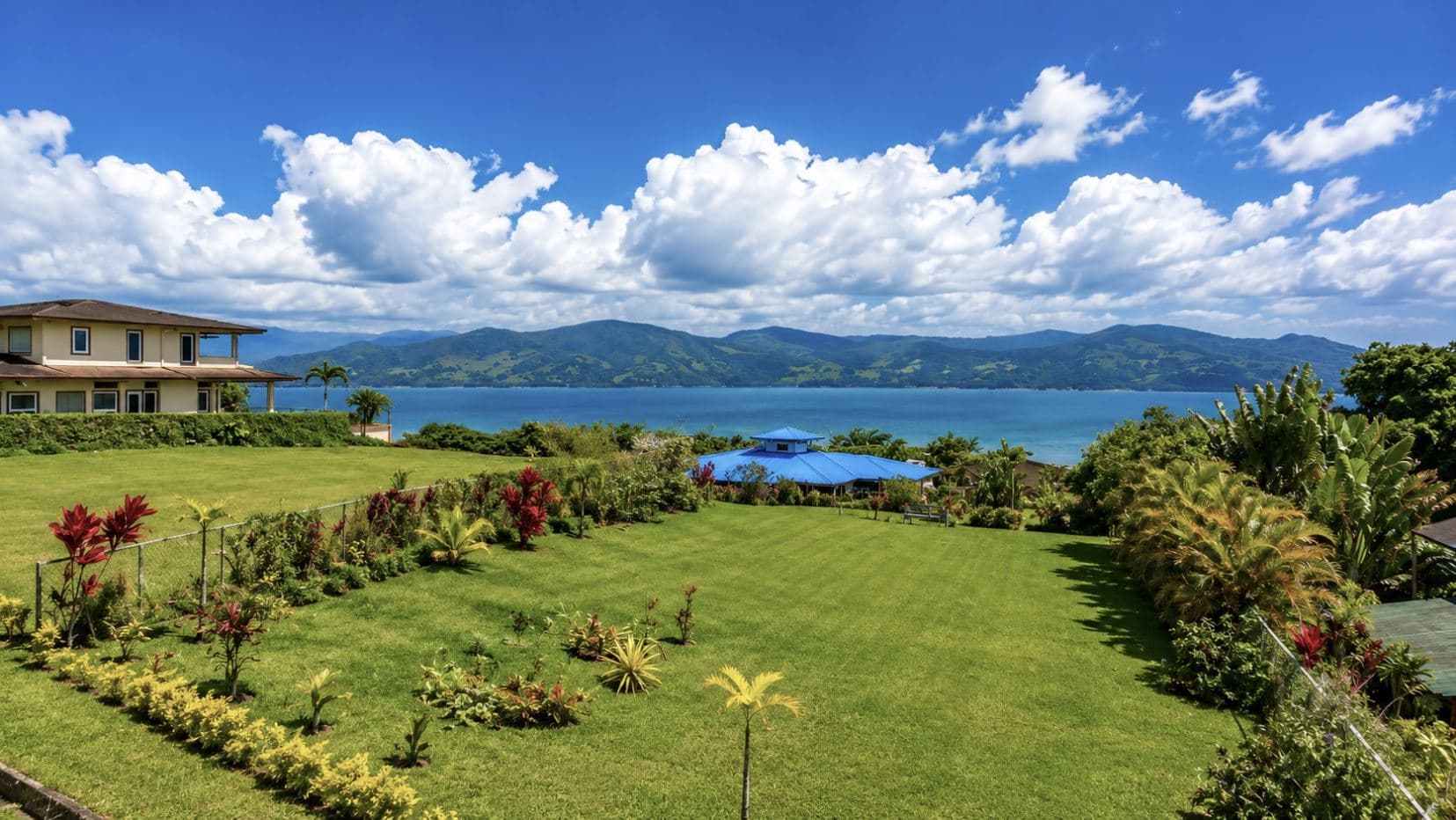 Hidden Gem in Lake Arenal - 1.7 Acre Property with Home and Panoramic Views in Gated Lake Paradise Guanacaste Costa Rica, photo 4