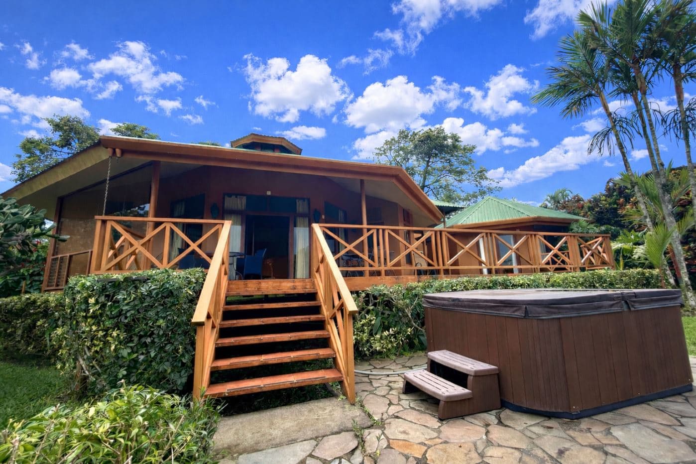 Waterfront Lake Arenal Villa with Guest Casita in Exclusive Buena Vista Community, photo 3