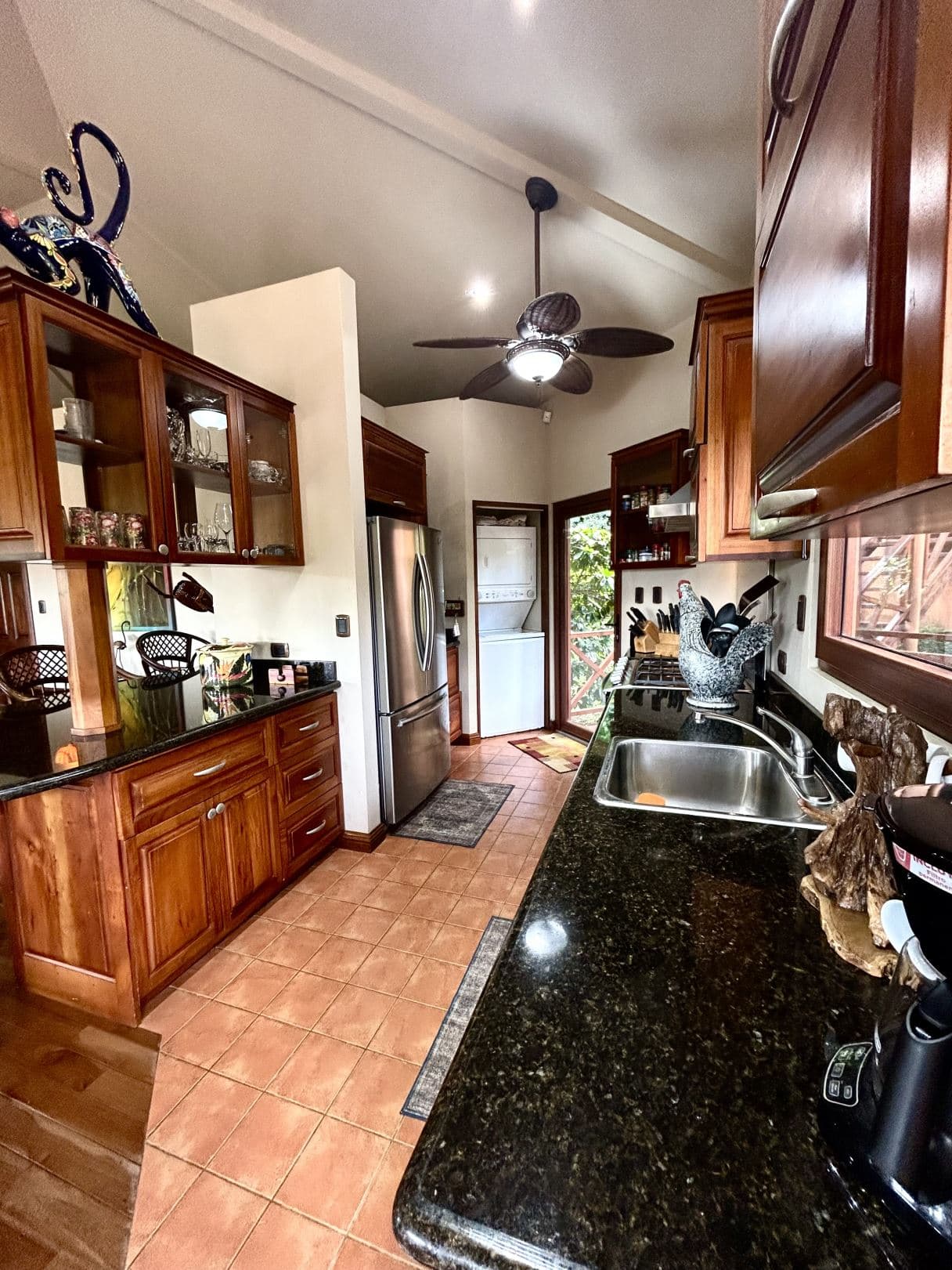 Waterfront Lake Arenal Villa with Guest Casita in Exclusive Buena Vista Community, photo 11