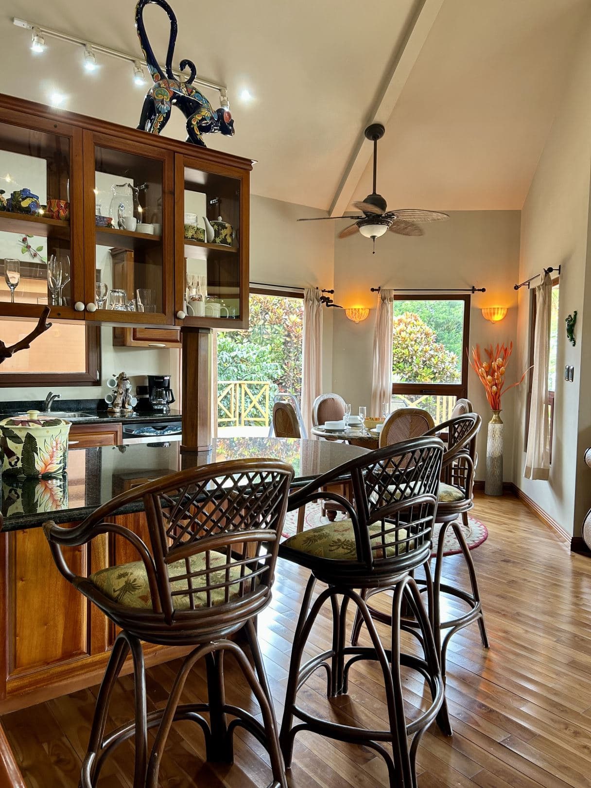 Waterfront Lake Arenal Villa with Guest Casita in Exclusive Buena Vista Community, photo 8