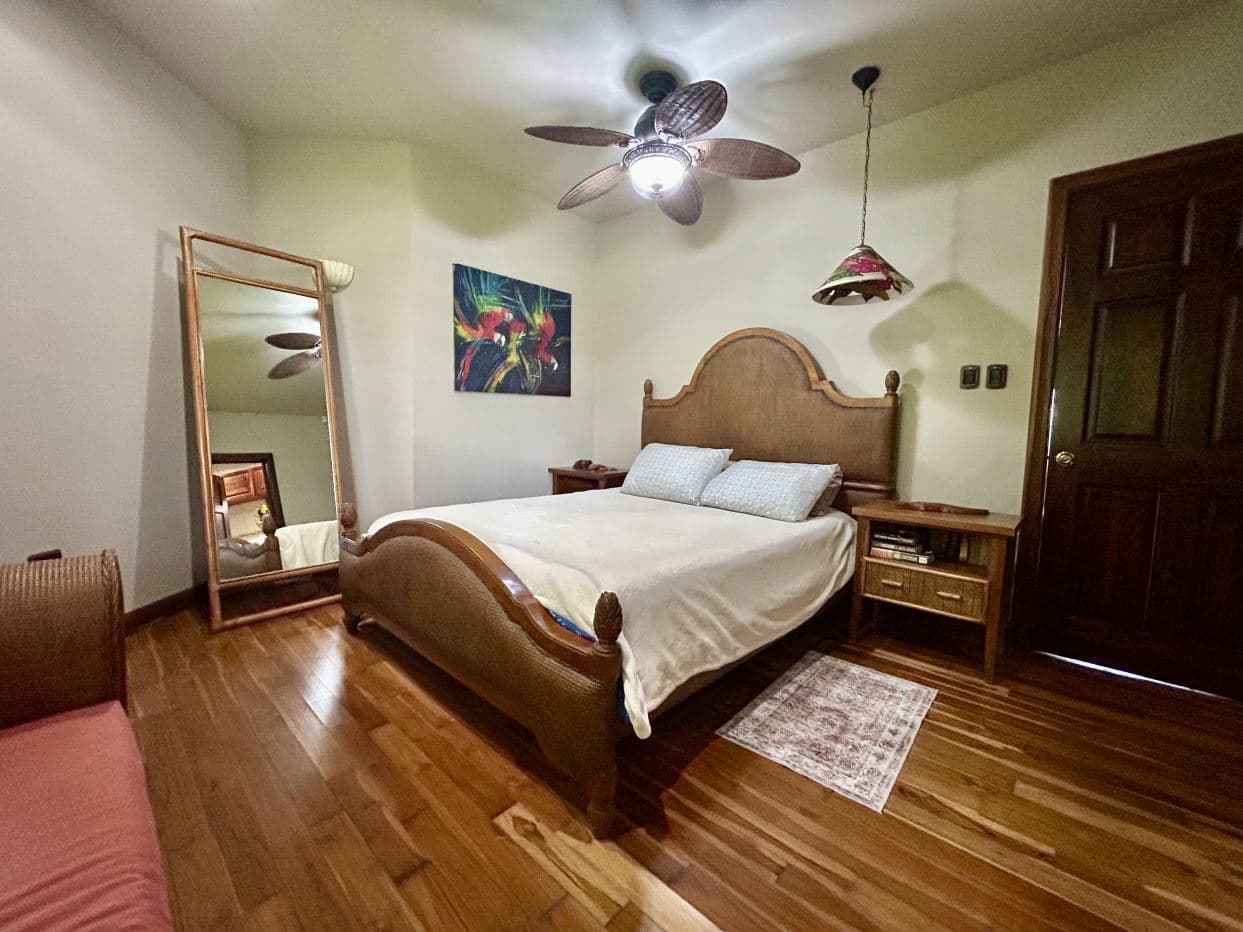Waterfront Lake Arenal Villa with Guest Casita in Exclusive Buena Vista Community, photo 16