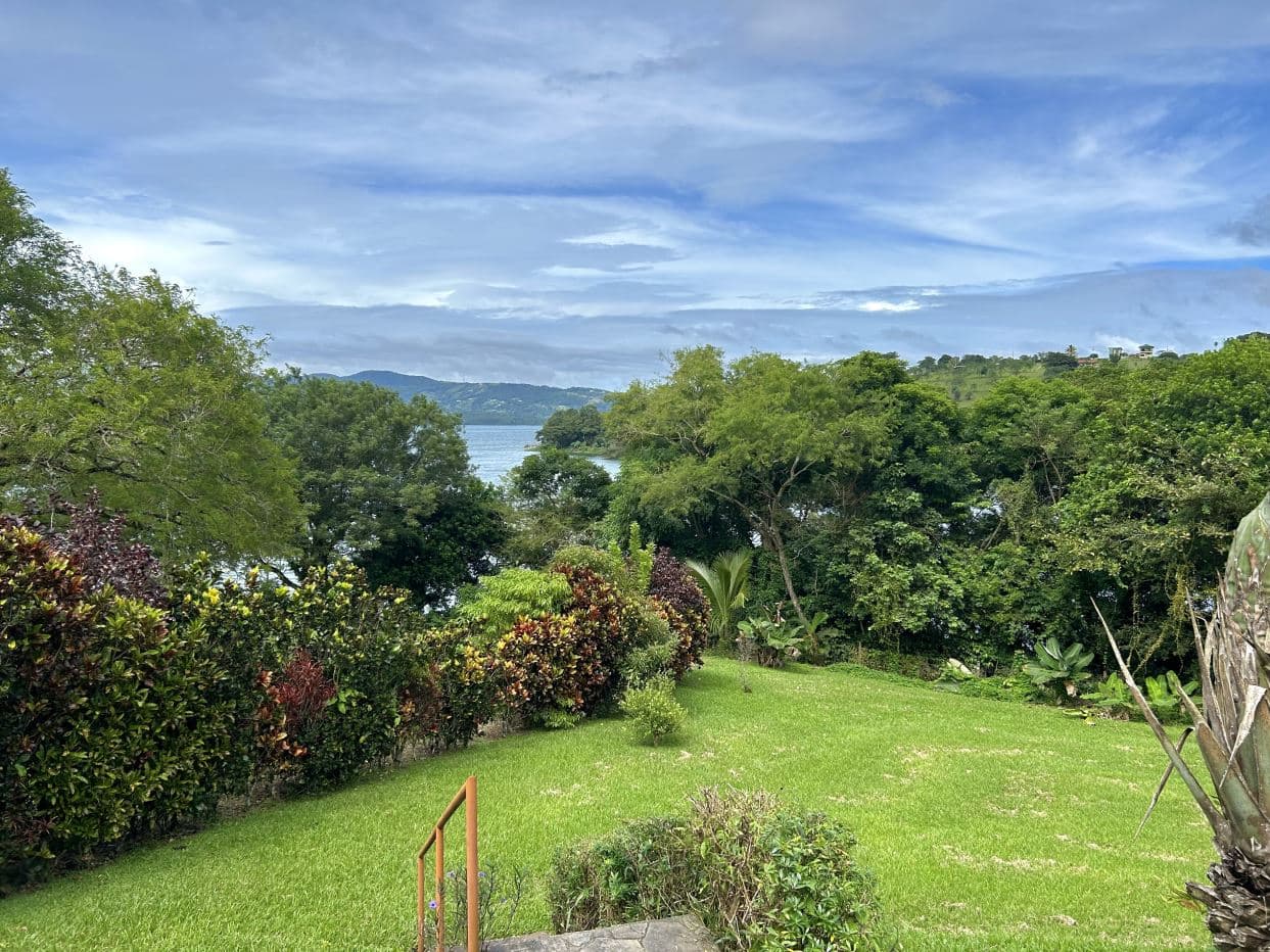 Waterfront Lake Arenal Villa with Guest Casita in Exclusive Buena Vista Community, photo 2