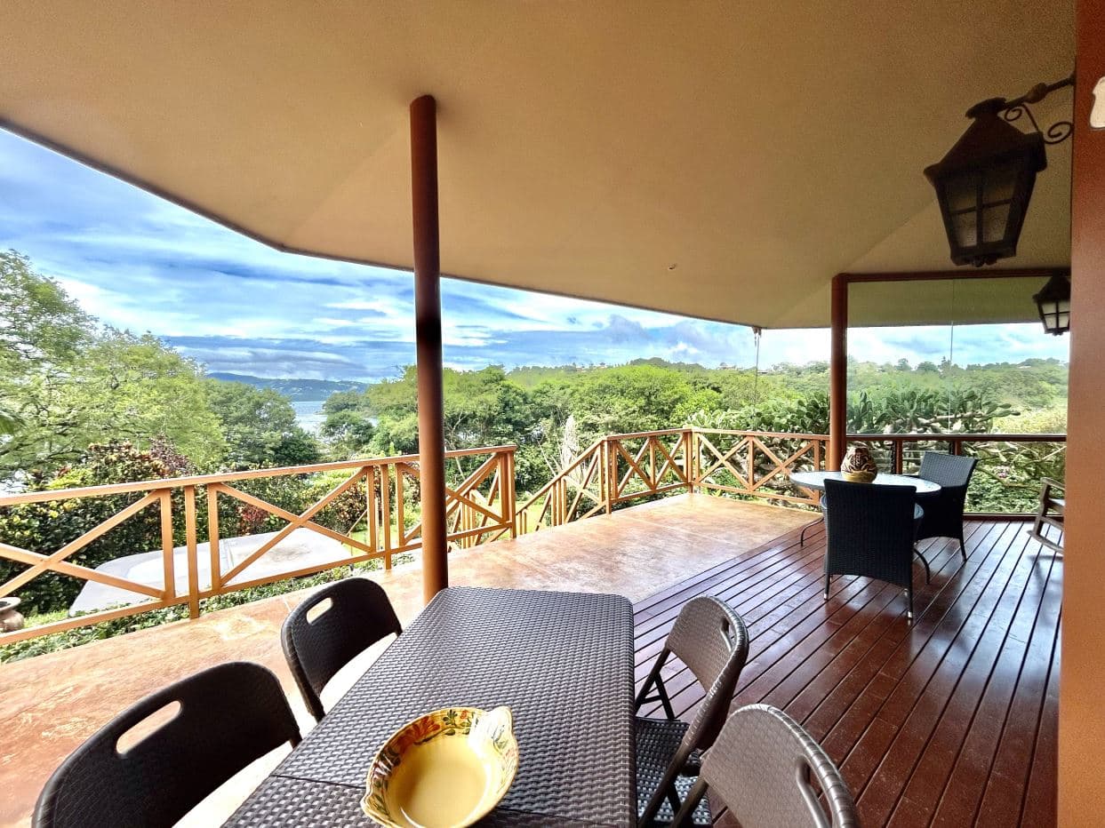 Waterfront Lake Arenal Villa with Guest Casita in Exclusive Buena Vista Community, photo 25
