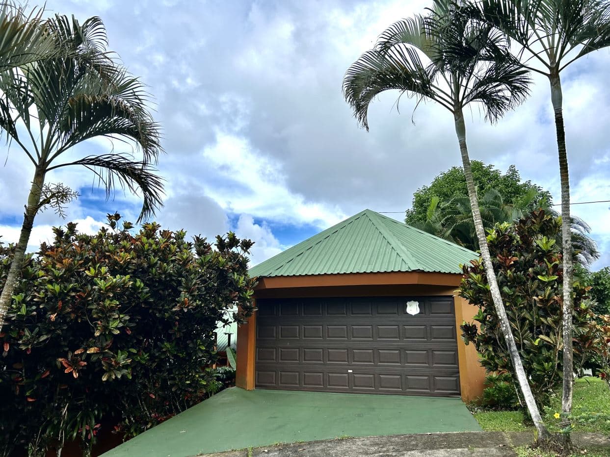 Waterfront Lake Arenal Villa with Guest Casita in Exclusive Buena Vista Community, photo 28