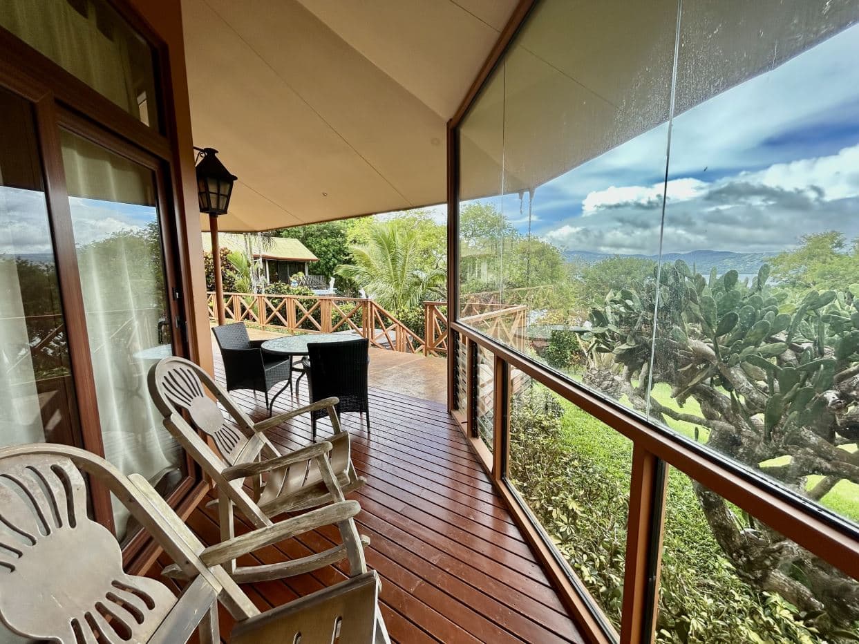 Waterfront Lake Arenal Villa with Guest Casita in Exclusive Buena Vista Community, photo 4