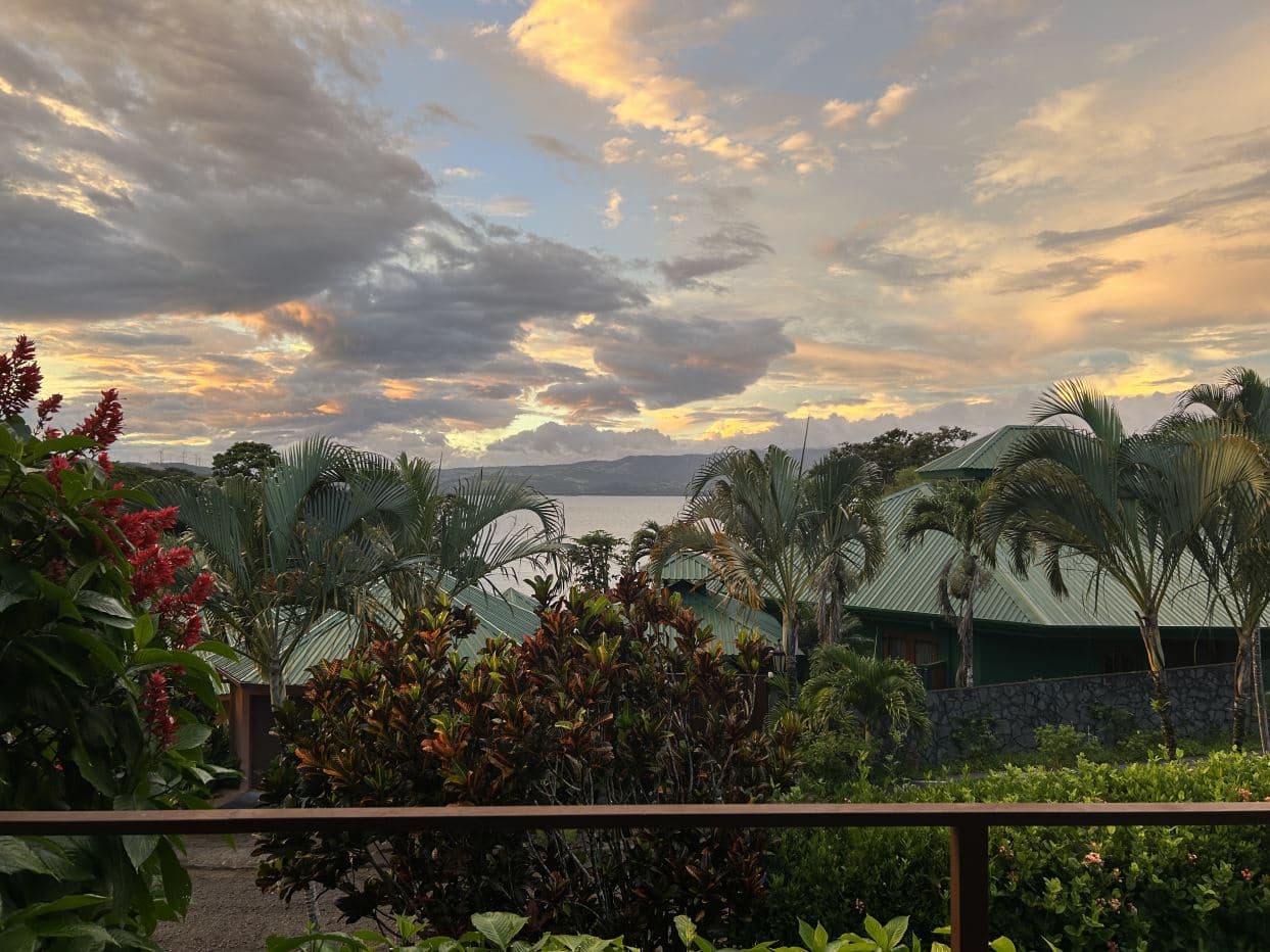 Waterfront Lake Arenal Villa with Guest Casita in Exclusive Buena Vista Community, photo 33