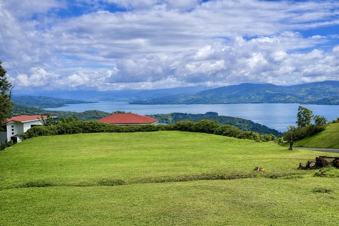 Lakeview Estate Lot 19 in Santa Elena Gated Community in Lake Arenal, Guanacaste Costa Rica