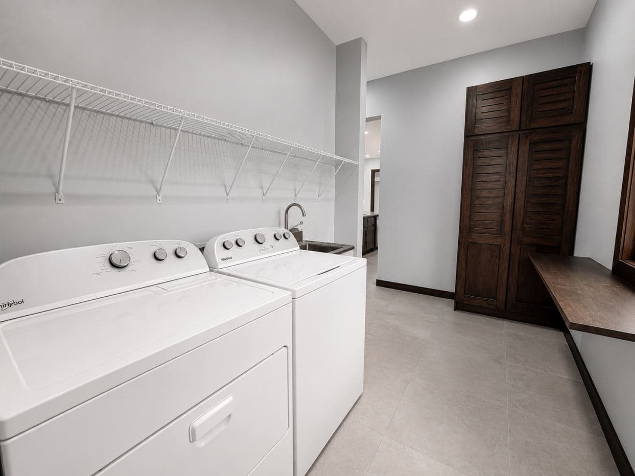 Brand-New Contemporary Lakeview Home with Detached Garage & Guest Studio | Lake Paradise, Nuevo Arenal, photo 23