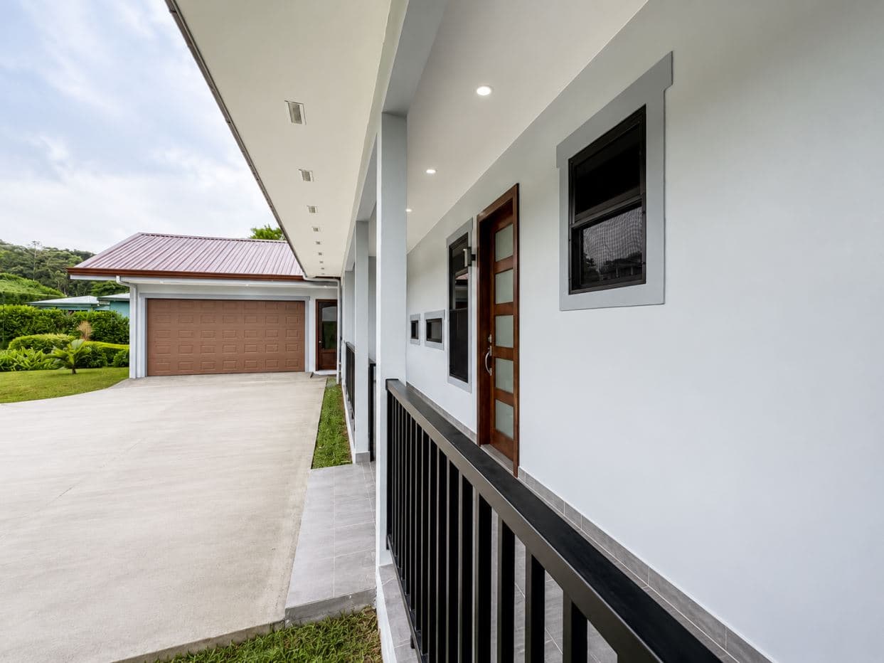 Brand-New Contemporary Lakeview Home with Detached Garage & Guest Studio | Lake Paradise, Nuevo Arenal, photo 24