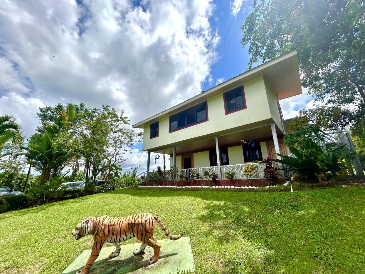 Turnkey Volcano View Renovated Home with a River on 1.4 Acres & 2,000 SF Workshop in La Tigra Near La Fortuna Costa Rica, photo 5