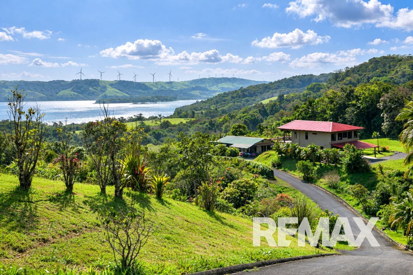 Panoramic Lake Arenal View 3 BR 3BA Home in Exclusive Gated Community with Pool, photo 32
