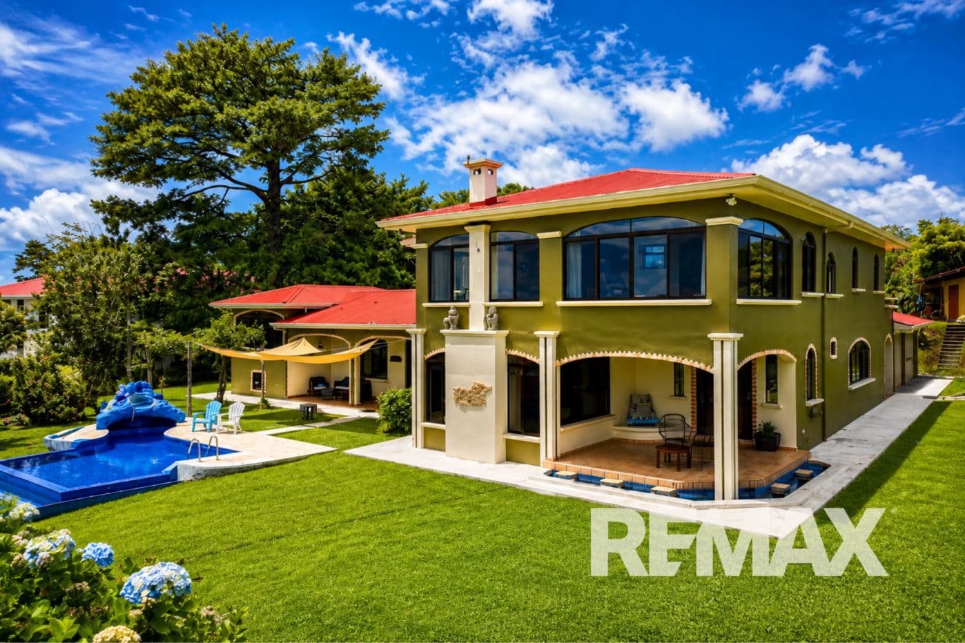 Lake Arenal Guanacaste Luxury Estate | 9 Bedrooms, Guest House, Infinity Pool & Workshop | Villa Alba Nueva