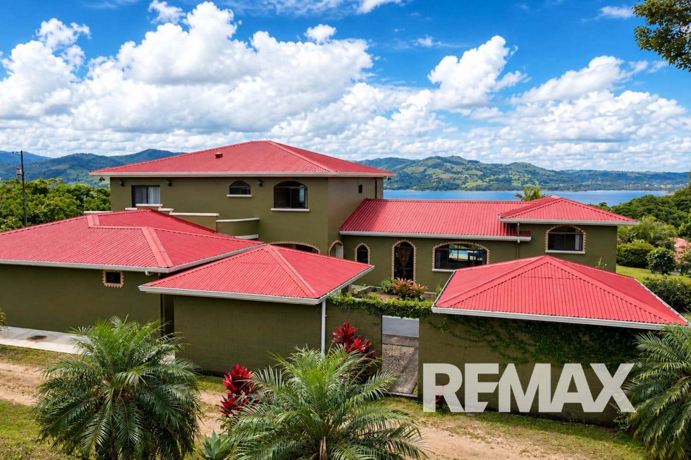Lake Arenal Guanacaste Luxury Estate | 9 Bedrooms, Guest House, Infinity Pool & Workshop | Villa Alba Nueva, photo 3