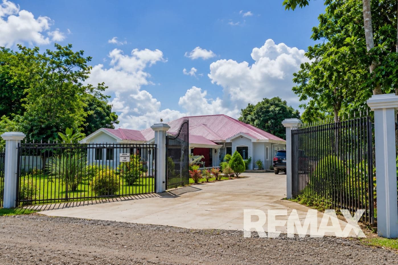 Elegant Modern Lake-Access Estate in Costa Rica’s Lake Arenal Region, photo 4