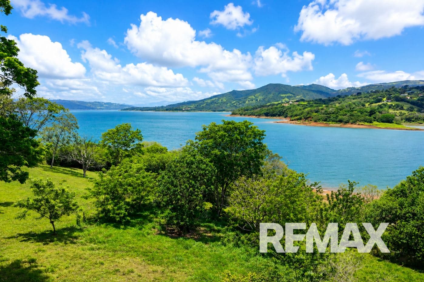 Elegant Modern Lake-Access Estate in Costa Rica’s Lake Arenal Region, photo 3