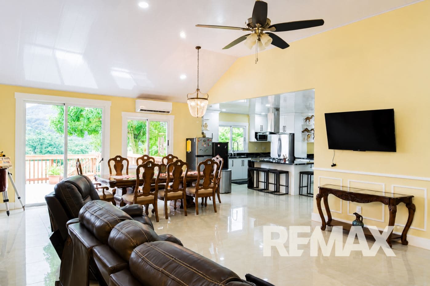 Elegant Modern Lake-Access Estate in Costa Rica’s Lake Arenal Region, photo 11
