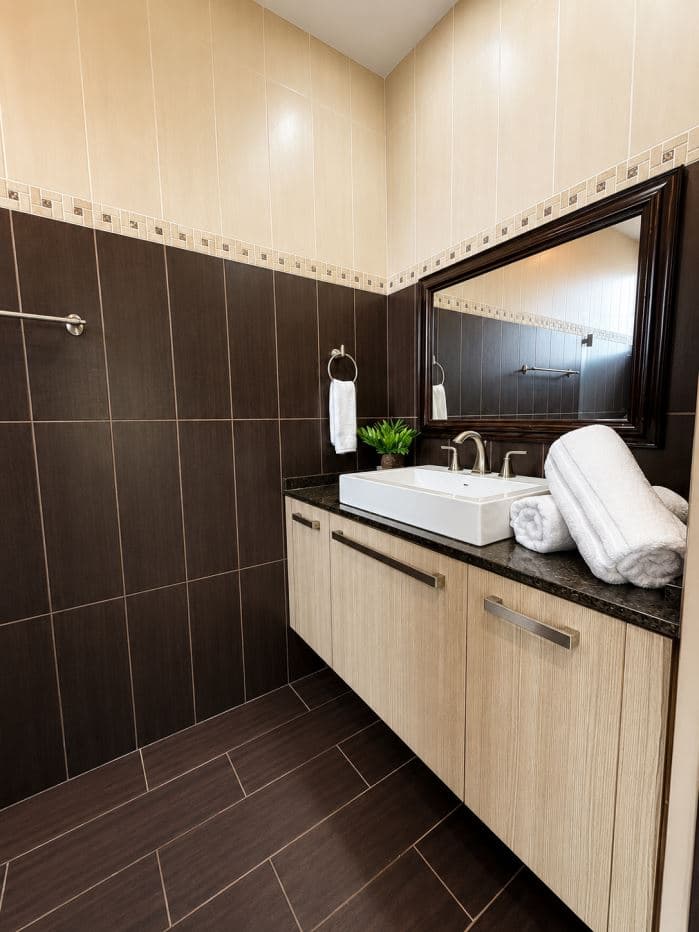 Lake Arenal Condominium Building | Three Private Suites | Lake Views | Walk To Marina, photo 12