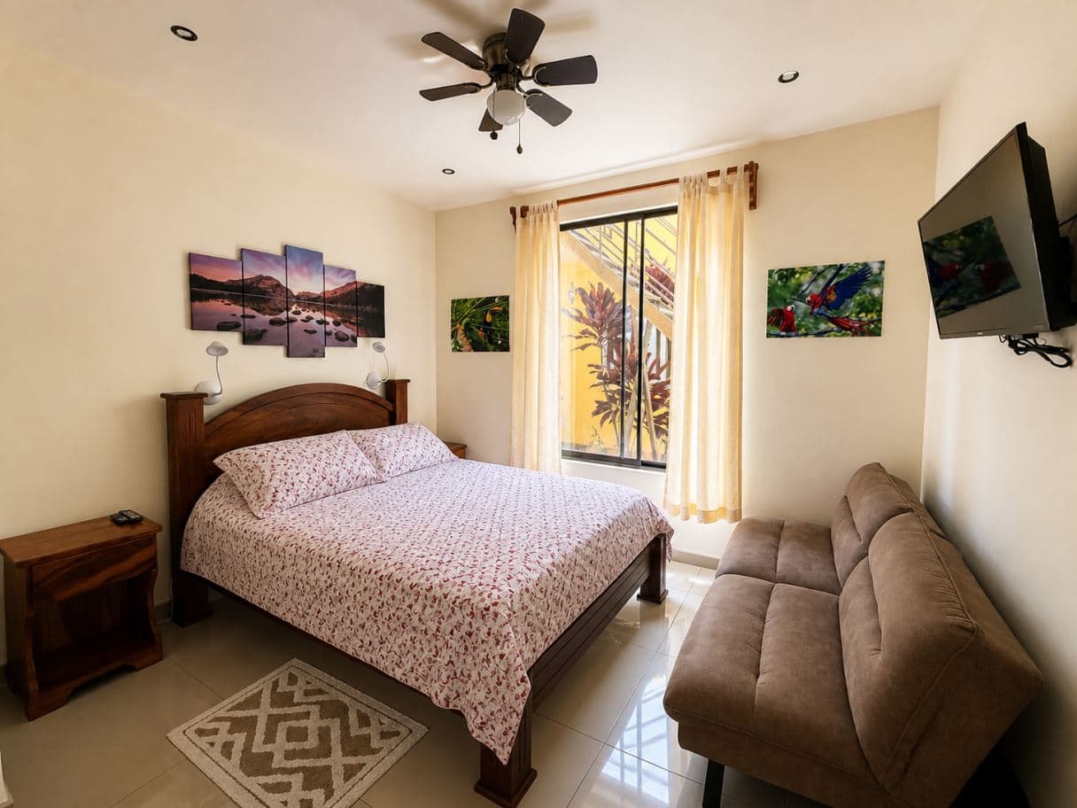 Dual-Residence Lake View Property in the Heart of Nuevo Arenal, photo 14