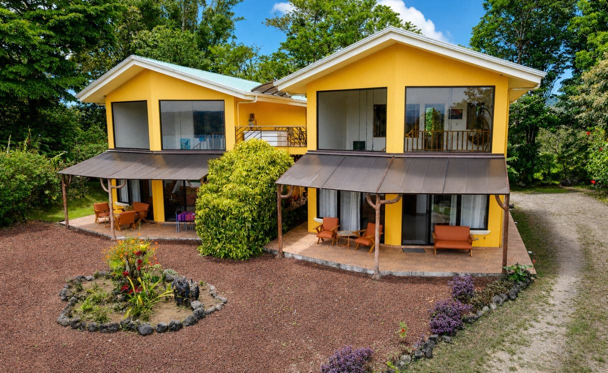 Dual-Residence Lake View Property in the Heart of Nuevo Arenal, photo 20