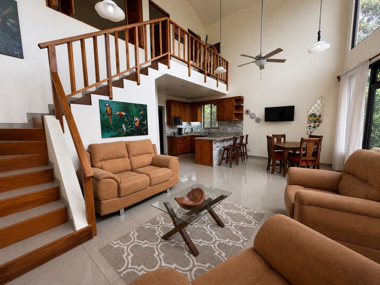 Dual-Residence Lake View Property in the Heart of Nuevo Arenal, photo 6