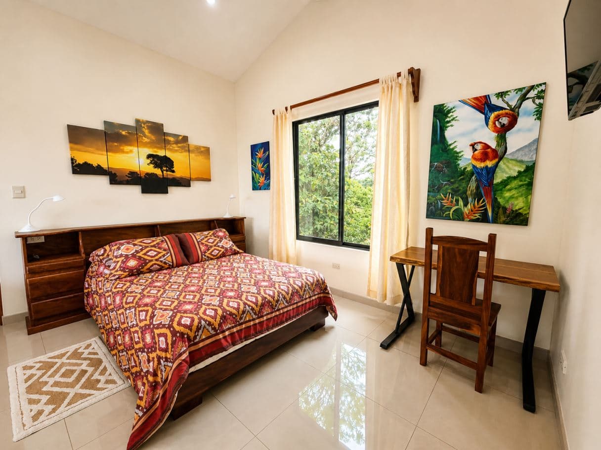 Dual-Residence Lake View Property in the Heart of Nuevo Arenal, photo 11