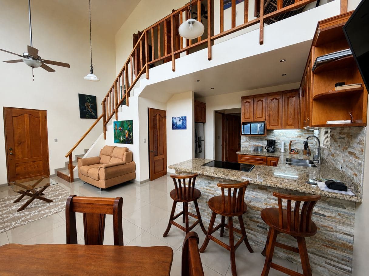 Dual-Residence Lake View Property in the Heart of Nuevo Arenal, photo 7