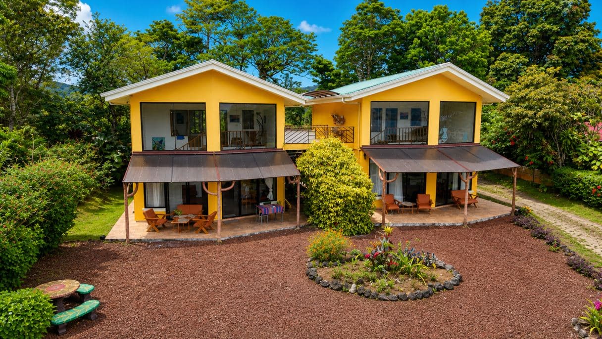 Dual-Residence Lake View Property in the Heart of Nuevo Arenal