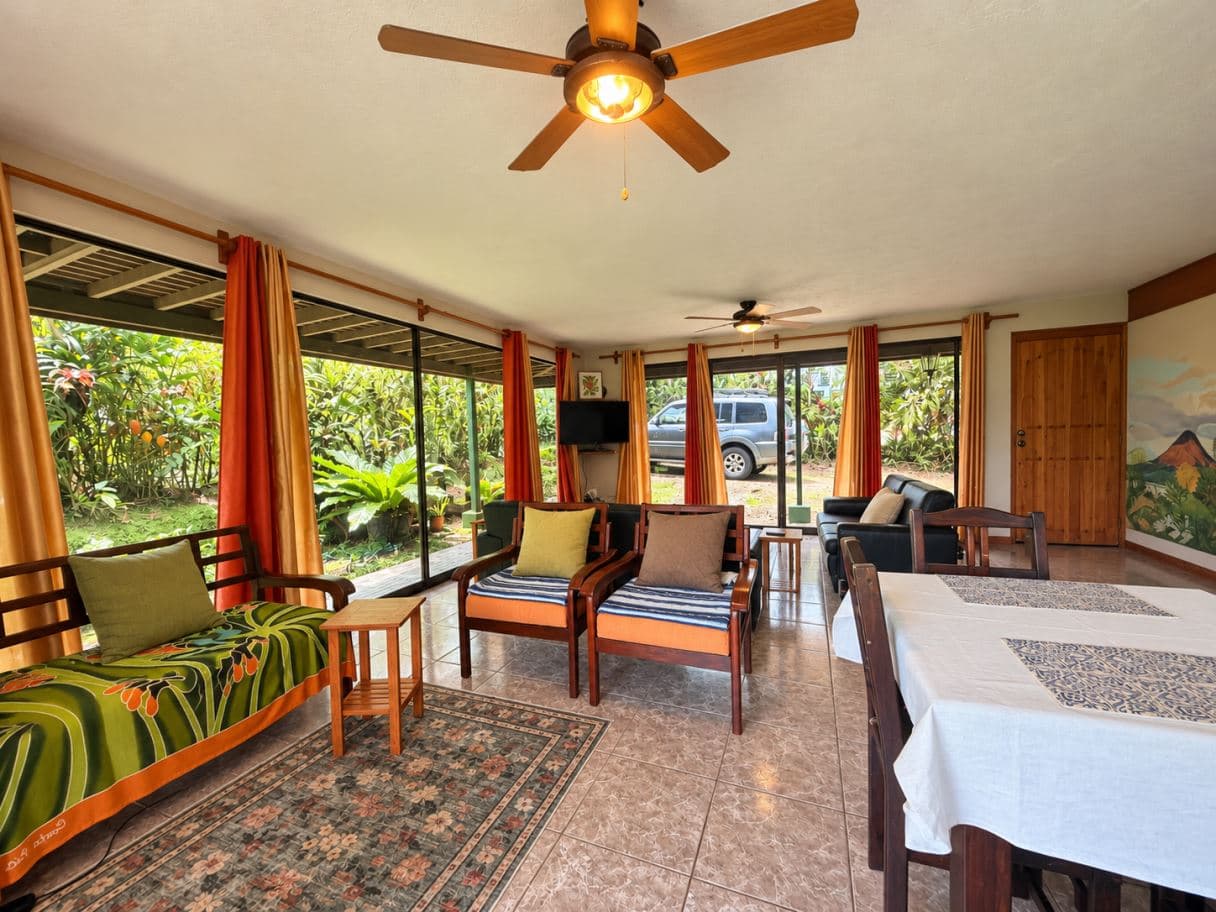 A Distinctive Residence in El Castillo with Terraces Overlooking Arenal Volcano, photo 11