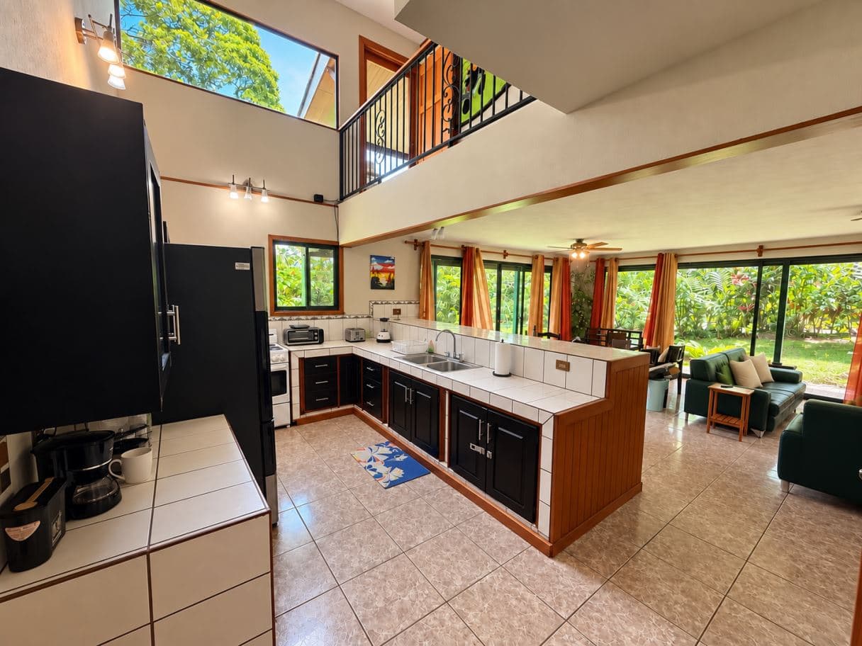 A Distinctive Residence in El Castillo with Terraces Overlooking Arenal Volcano, photo 13