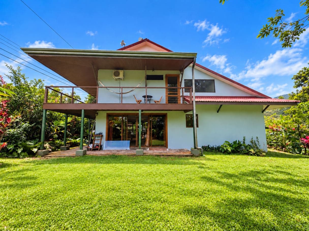 A Distinctive Residence in El Castillo with Terraces Overlooking Arenal Volcano, photo 5