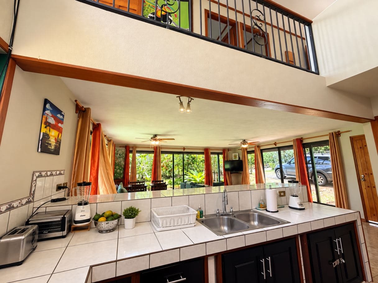A Distinctive Residence in El Castillo with Terraces Overlooking Arenal Volcano, photo 14