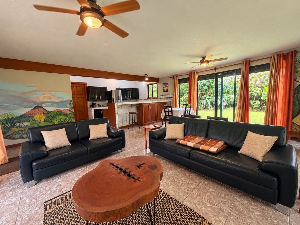 A Distinctive Residence in El Castillo with Terraces Overlooking Arenal Volcano, photo 6