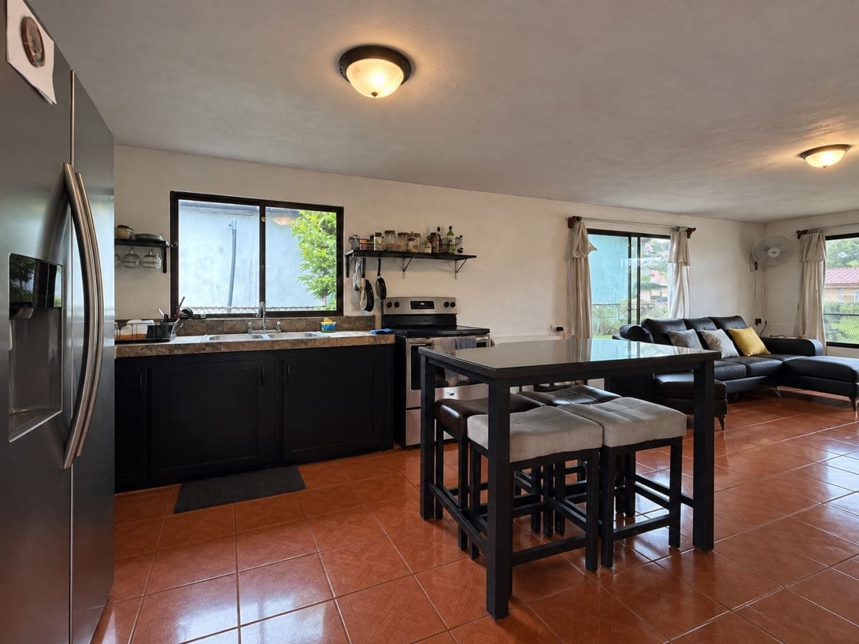 A Traditional Costa Rican Home with Character in Tronadora, photo 5