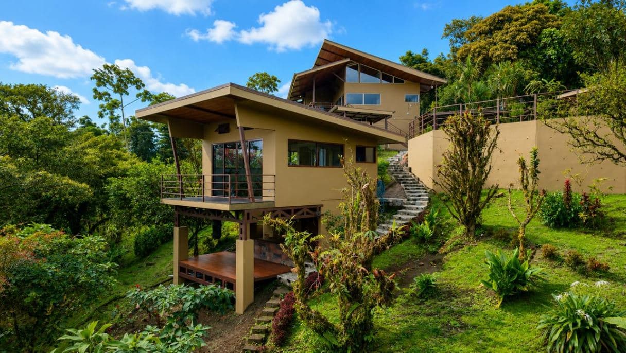 A Private Resort Estate Above Lake Arenal, photo 2
