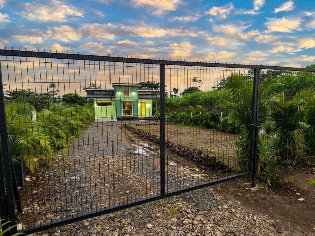 Brand-New Modern Home Near La Fortuna – Ideal Residence or Vacation Rental, photo 19